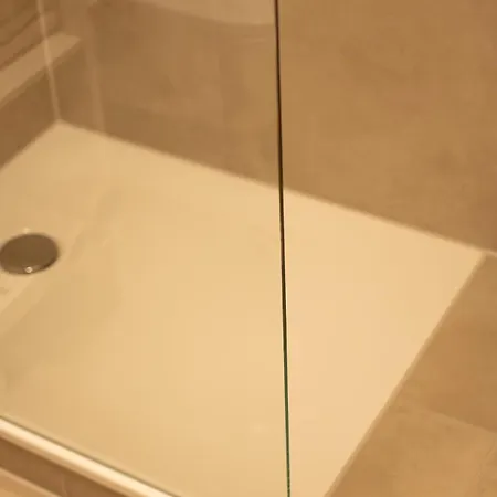 Ahroom, Zentrumsnahe 1- *