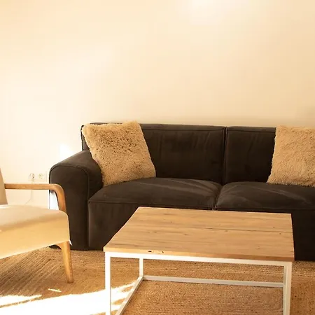 Ahroom, Zentrumsnahe 1- Daire